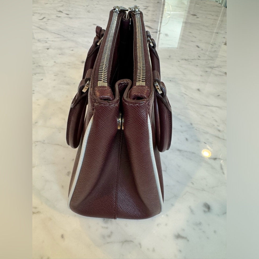 Rare Authentic Small Prada Saffiano Galleria Double Zip Bag in Burgundy - Picture 3 of 10